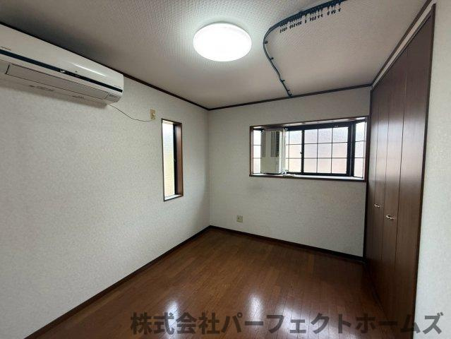 尊延寺戸建の洋室|ゆったりした洋室です