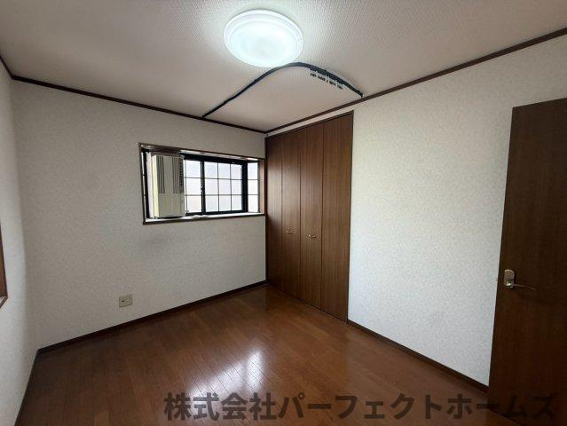 尊延寺戸建の洋室|個人の部屋や寝室として使える洋室です