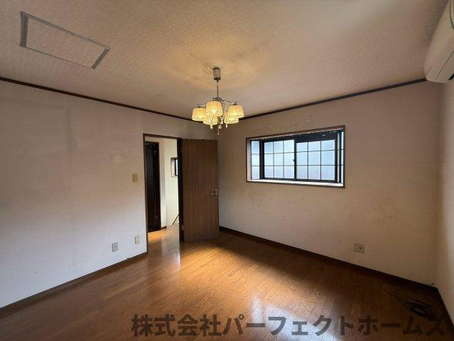尊延寺戸建の洋室|コンパクトで使いやすい洋室です