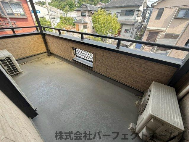 尊延寺戸建のバルコニー|バルコニーからの眺めを楽しみながら食事をしませんか
