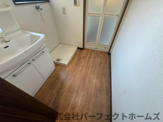 尊延寺戸建の洗面所|コンパクトで使いやすい洗面所