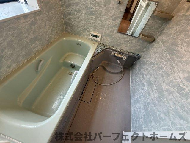尊延寺戸建の浴室|お風呂で日々の疲れを落としましょう
