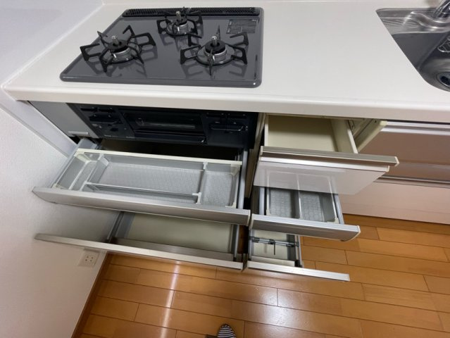 【キッチン】 | 中央３丁目戸建て | キッチンでお料理をお楽しみください