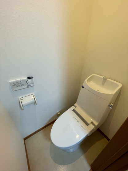 【トイレ】 | 中央３丁目戸建て | トイレです