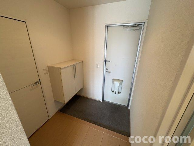 メゾン道原の玄関