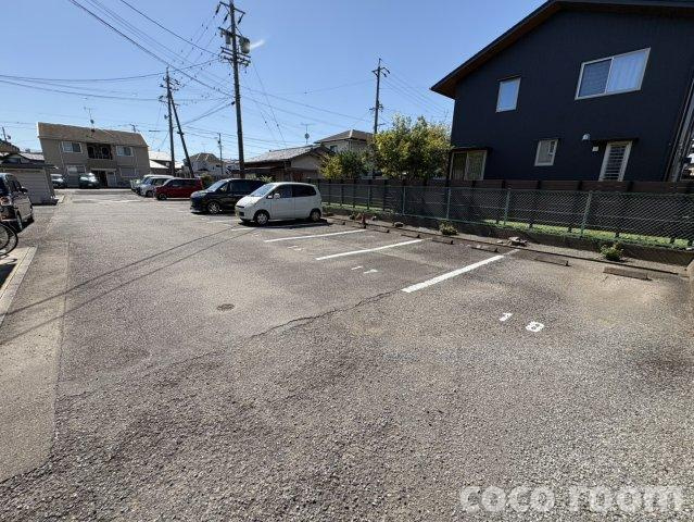 メゾンヤマショー　Ｂの駐車場