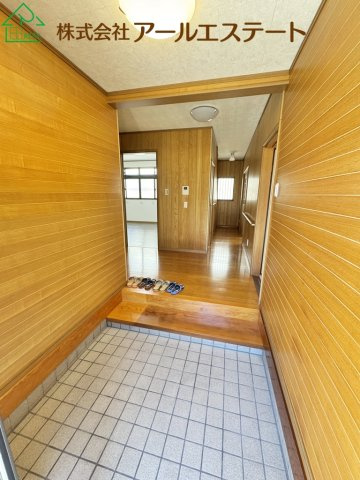 姫路市広畑区蒲田　　中古戸建の玄関
