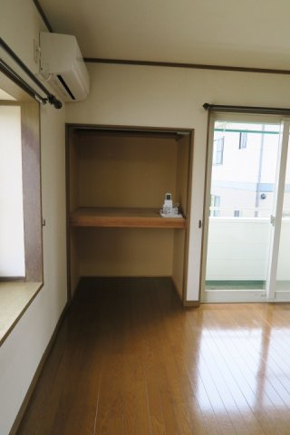 ハイツアローザの内装
