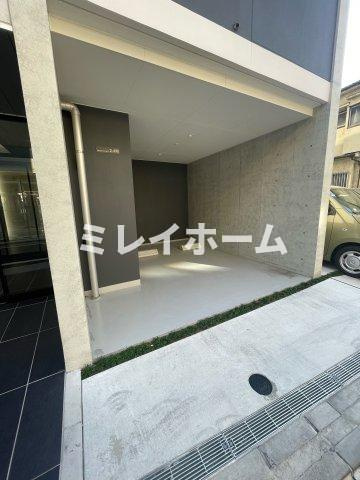 ドゥーエ梅屋敷のエントランス|同建物内、別のお部屋の参考写真になります。