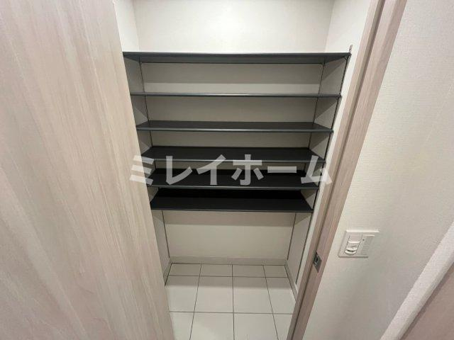 ドゥーエ梅屋敷の玄関|同建物内、別のお部屋の参考写真になります。