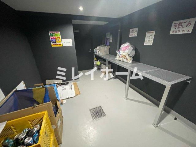ドゥーエ梅屋敷のその他共用部分|同建物内、別のお部屋の参考写真になります。