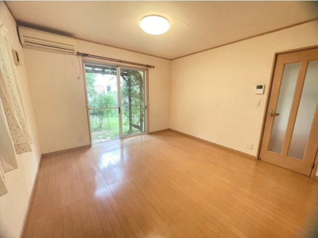 【居間・リビング】 | 佐倉市井野　中古戸建て | リビング