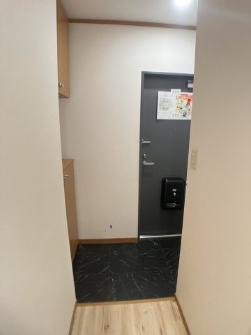 【玄関】 | プレパルク | 広さがあり窮屈感のない玄関です※別部屋参考写真