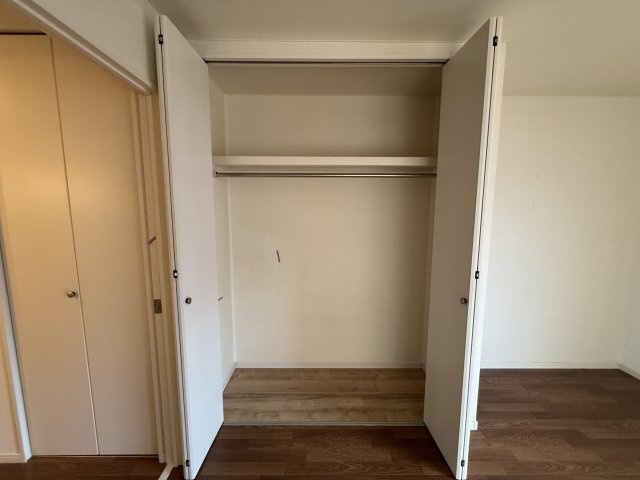 豊中市服部西町２丁目のハイツの収納