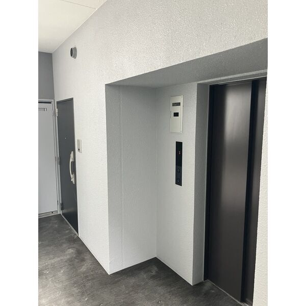 NEコート甲南町のロビー