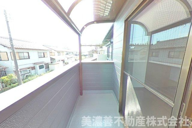 ６７３６５　各務原市鵜沼各務原町中古戸建てのバルコニー