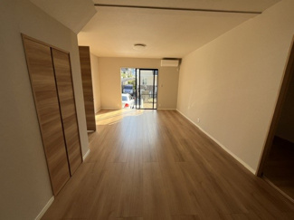【居間・リビング】 | 大原２丁目　中古戸建 | LDK約20帖ございます。ゆったりお使いいただけます。