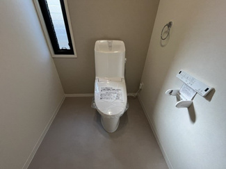 【トイレ】 | 大原２丁目　中古戸建 | 1階　トイレ新調　少し広目で便利です。