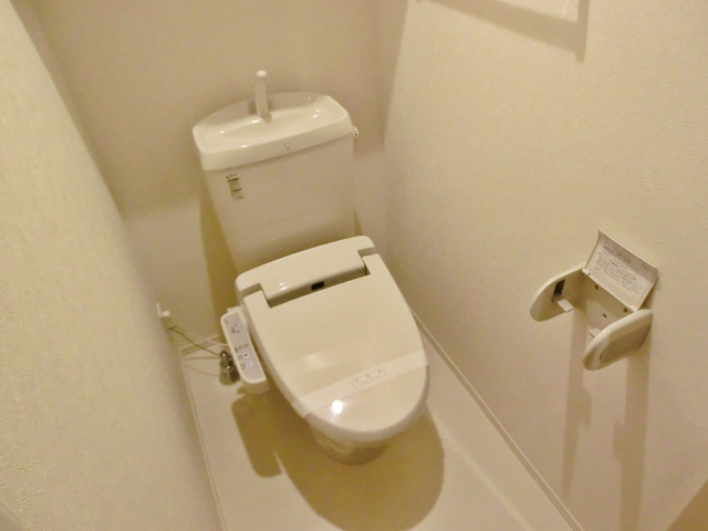 リバーヴィクトワールのトイレ|温水洗浄機能付きトイレです