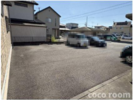 デルニエⅢの駐車場
