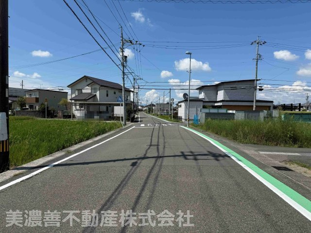 ６４５０４　岐阜市西鶉土地の前面道路含む現地写真
