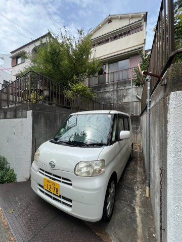 千鳥が丘2丁目戸建の駐車場