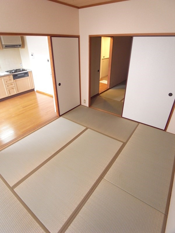 尼崎市武庫之荘東２丁目のアパートの和室