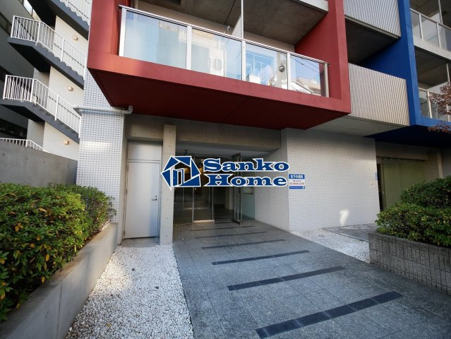 プレール・ドゥーク御徒町のエントランス
