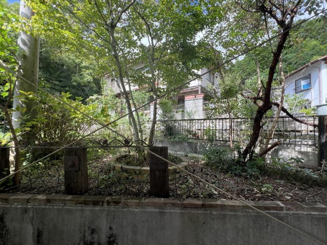 津山市小原　中古住宅4LDKの庭