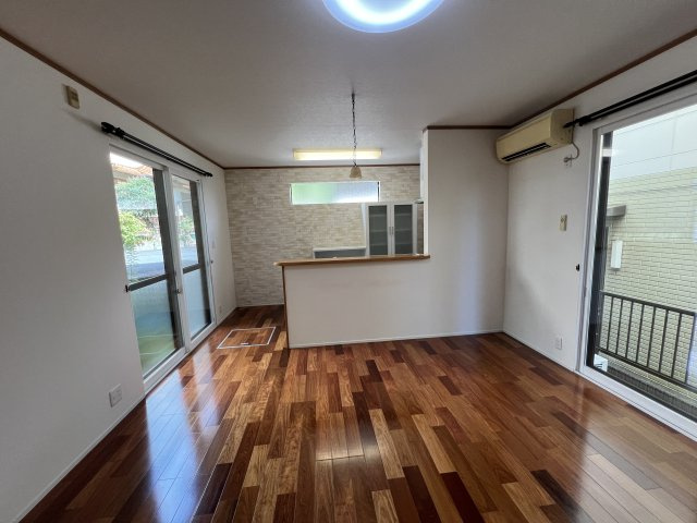 津山市小原　中古住宅4LDKの居間・リビング