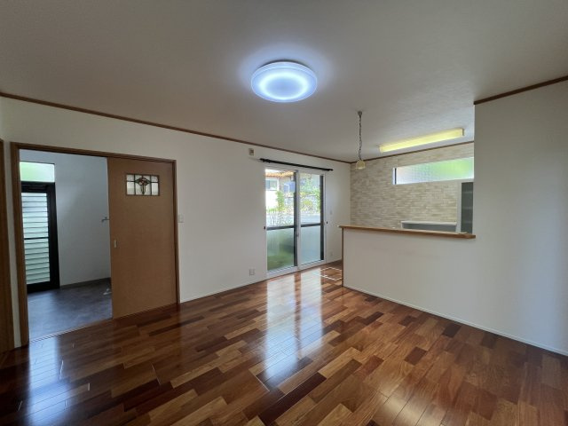 津山市小原　中古住宅4LDKの居間・リビング
