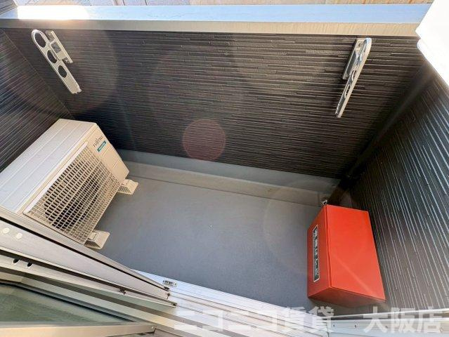 大阪市生野区小路１丁目のアパートのバルコニー