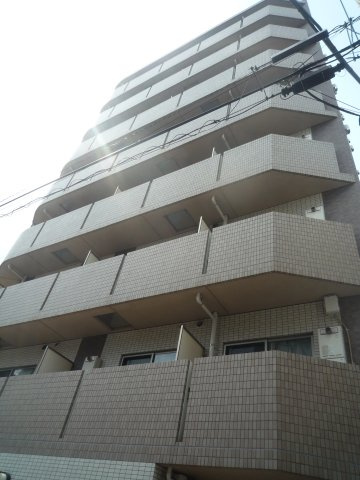 エルニシア三ノ輪の外観