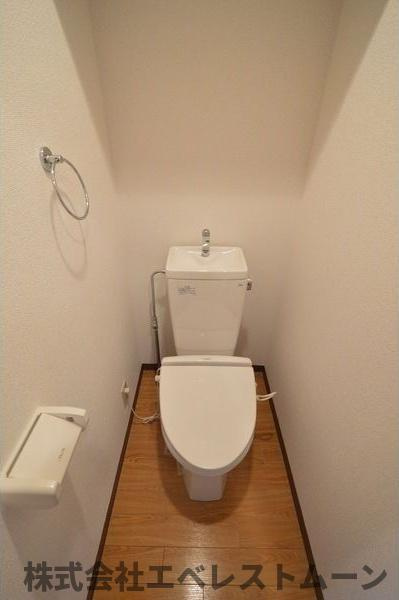 ベクヴェーム・ラウムのトイレ|落ち着いたトイレです