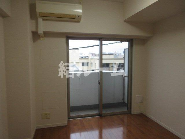 板橋区板橋２丁目の賃貸マンションの居間・リビング