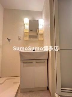 エフパルク県庁前の洗面所|スペースが確保できる洗面所です
