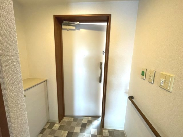 リベルテ交野の玄関