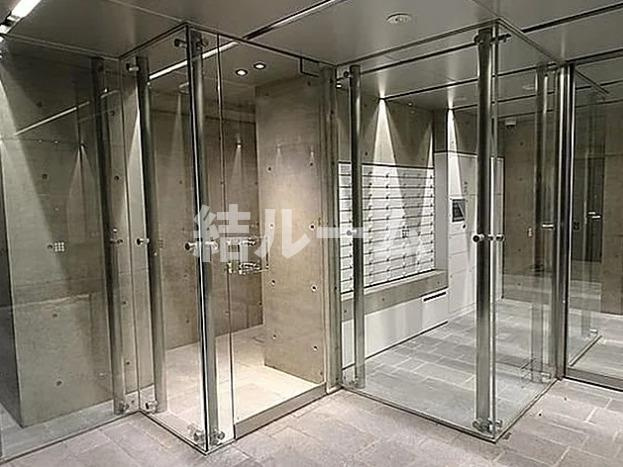 板橋区熊野町の賃貸マンションのエントランス