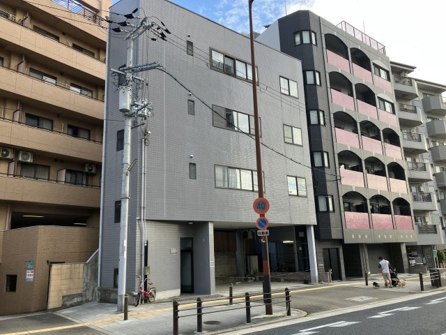 大阪市天王寺区細工谷１丁目のビル