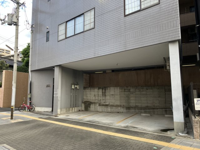 大阪市天王寺区細工谷１丁目のビル