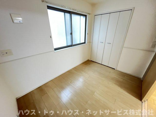 ピースパレスの洋室