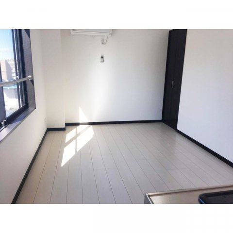 メゾンリリーの居間・リビング