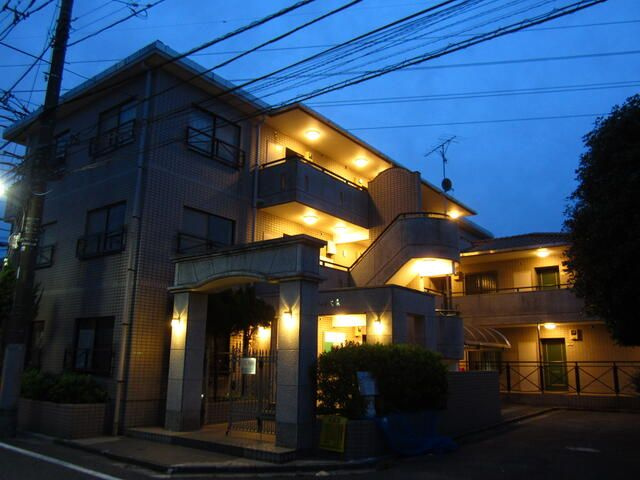 ヴィラ大泉の外観
