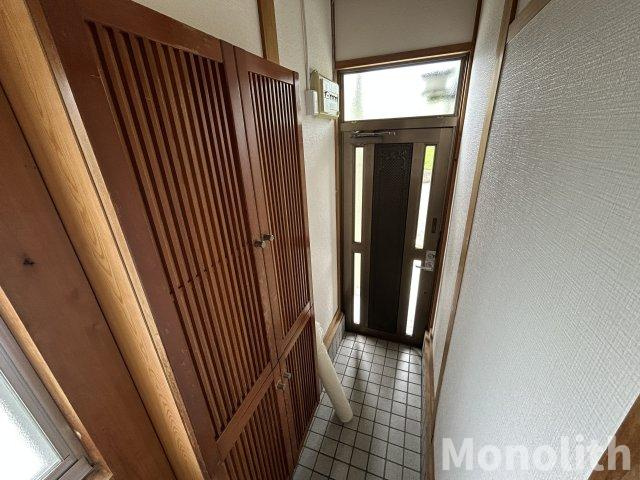 和泉市春木町貸家の玄関