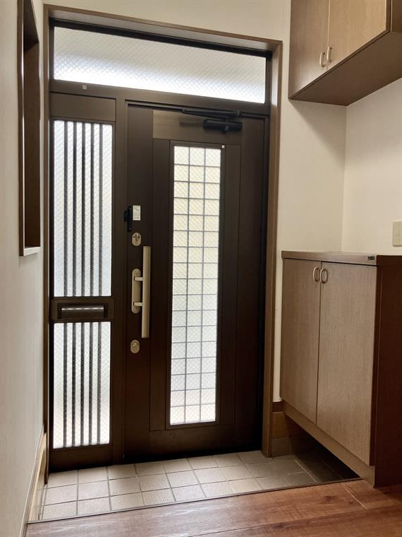 柏ケ谷戸建の玄関