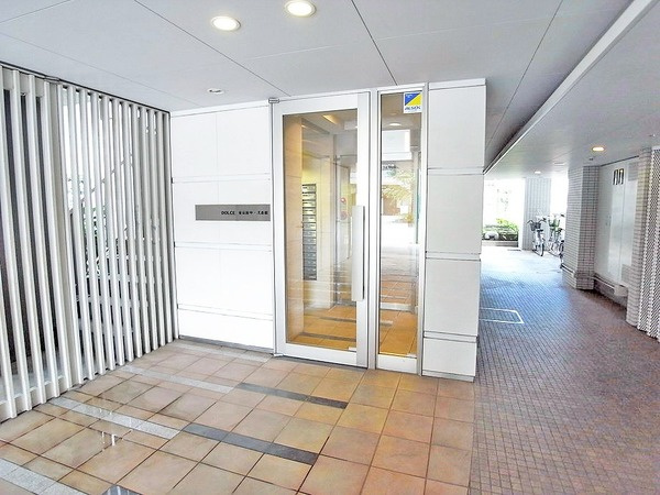 ドルチェ東京府中・弐番館のエントランス