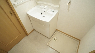明るい洗面所です