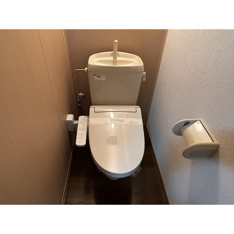 ゆったりとした空間のトイレです