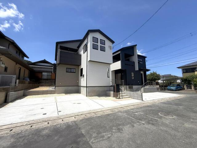 福岡市南区柏原２丁目の新築一戸建の駐車場|外観 右:(1)号棟 左:(2)号棟