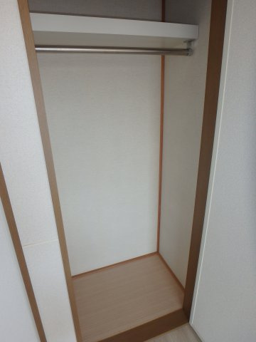 フォンティーヌＡの収納|西中新田　フォンテーヌＡ　2ＬＤＫ　収納